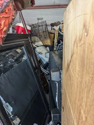 Good Guys Moving & Storage LLC